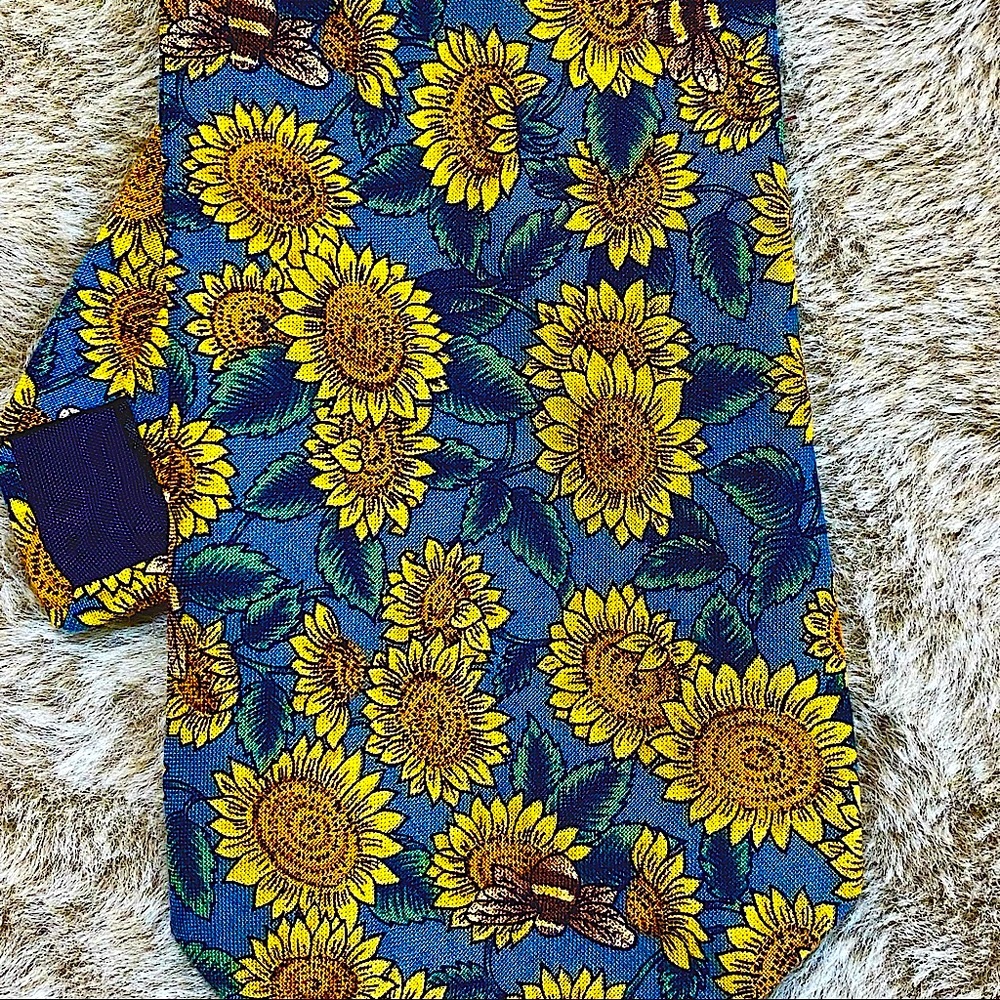 Vintage “Save the Bees” Surrey Tie